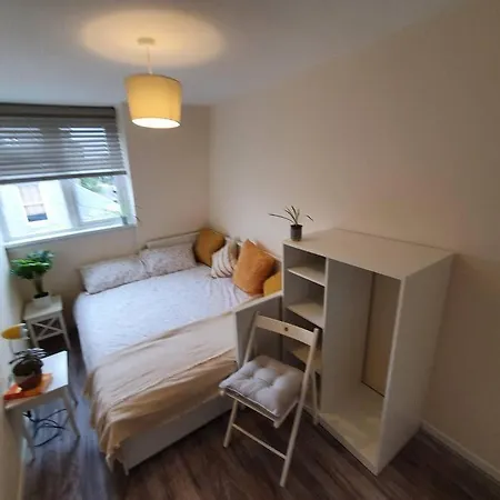 Lovely, Comfortable And Bright 3 Bedroom Top Floor Flat In City Centre Aberdeen Exterior photo