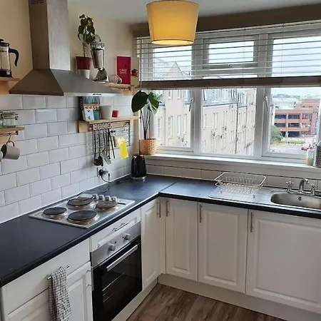 Lovely, Comfortable And Bright 3 Bedroom Top Floor Flat In City Centre Aberdeen Exterior photo